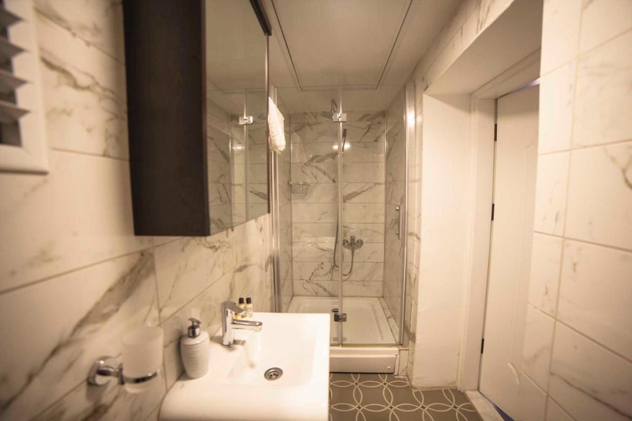 Galata Cicek Suites Istanbul Bagian luar foto